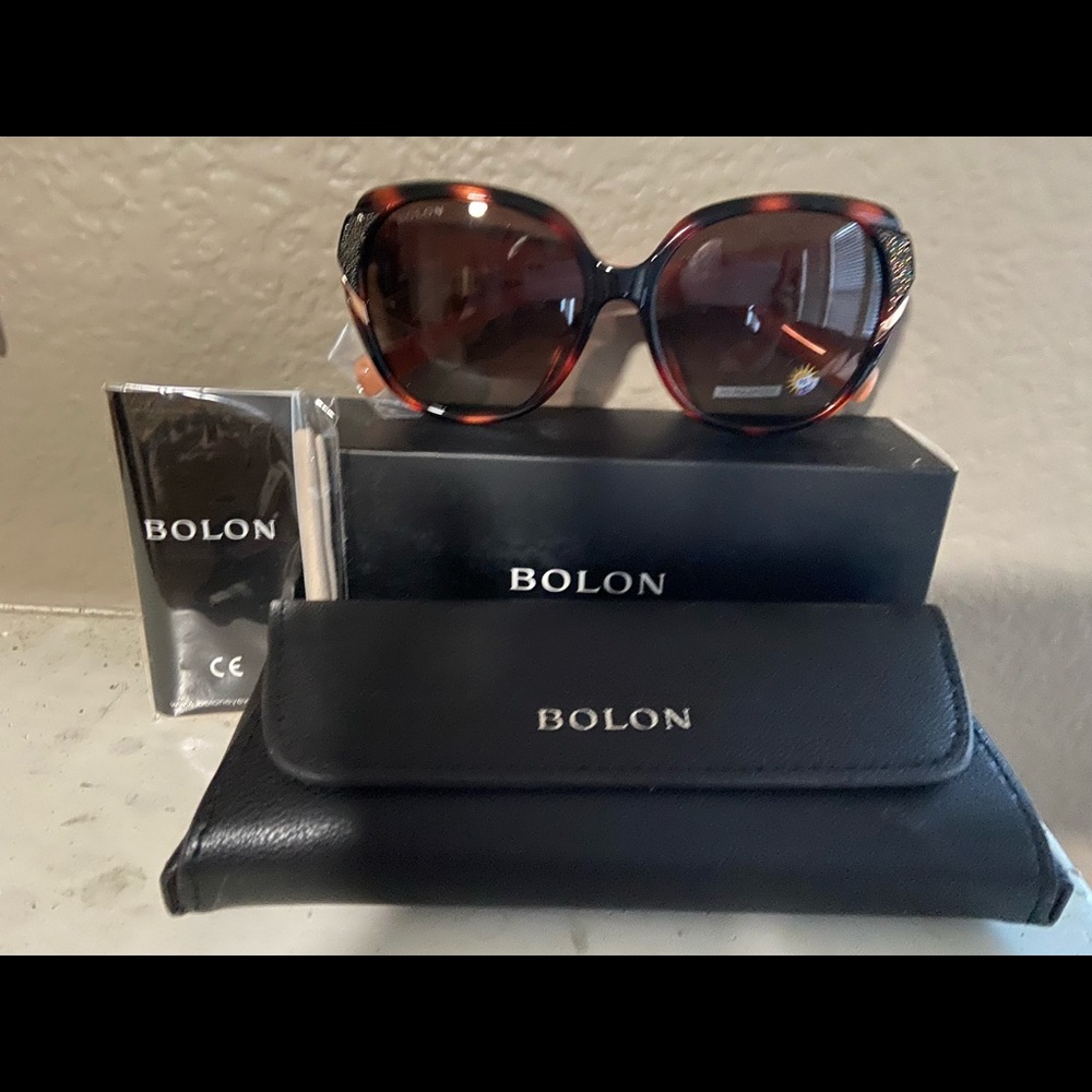 New BOLON Women's Sunglasses Medium Brown Lenses and Coral Frame BL2511